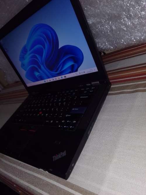 ****4 Hour Battery****Lenovo T420s-i5 CPU-8 GIG RAM-256GIG SSD-Windows 11****