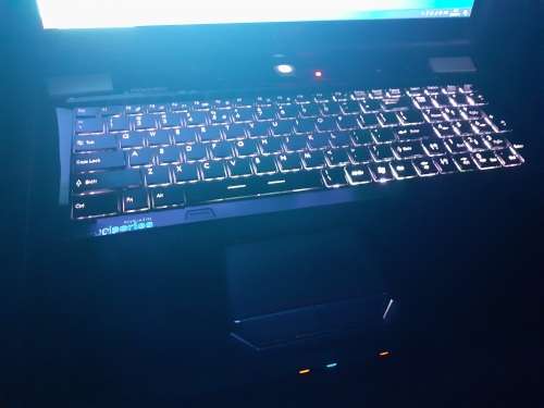 (INTEL i7 CPU/16 Gig RAM/3 GIG DDR5 GFX)Gaming MSI MS1761 Laptop - (See Last Photo)