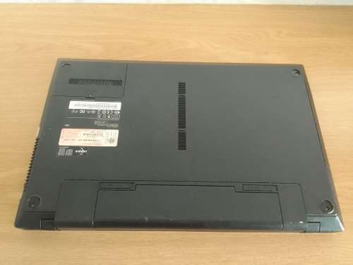 Nvidia GT 520 GFX/Core i5/4 Gig Ram/500 Gig Hdd Samsung NP300 ( NEEDS SCREEN)