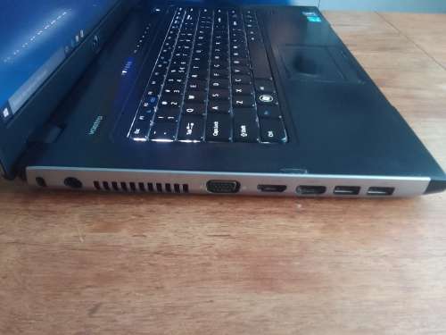 ***Prestine*** Core i5/6 Gig Ram/ 750 Gig HHD Dell 3500 Backlit Keyboard***Excellent Battery***