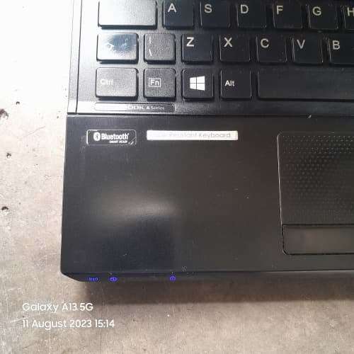 FUJITSU AH532 CORE i5/4 Gig Ram Laptop---Very Good Physical Condition (Read)