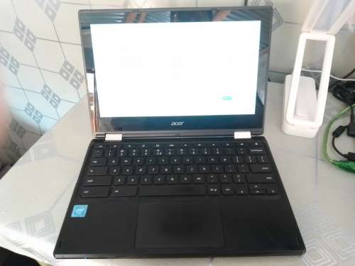 Acer Chromebook R11 C738T-C9SH 11.6` Celeron Notebook - Intel Celeron N3060, 32GB HDD, 4GB RAM