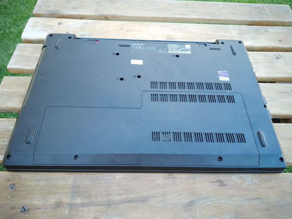 Lenovo E50-70| Core i3 CPU| 4 Gig Ram| 500 Gig HDD| Intel HD GPU| Windows 10