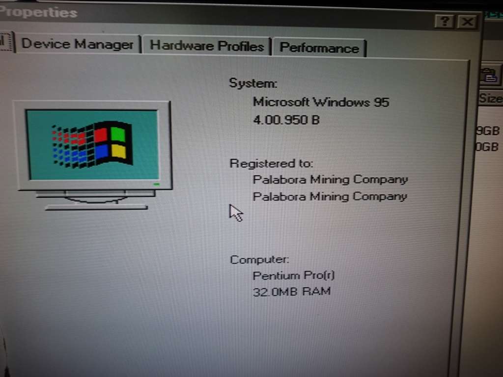 AN ABSOLUTE VINTAGE COMPUTER - WINDOWS 95 - EXCELLENT WORKING ORDER!