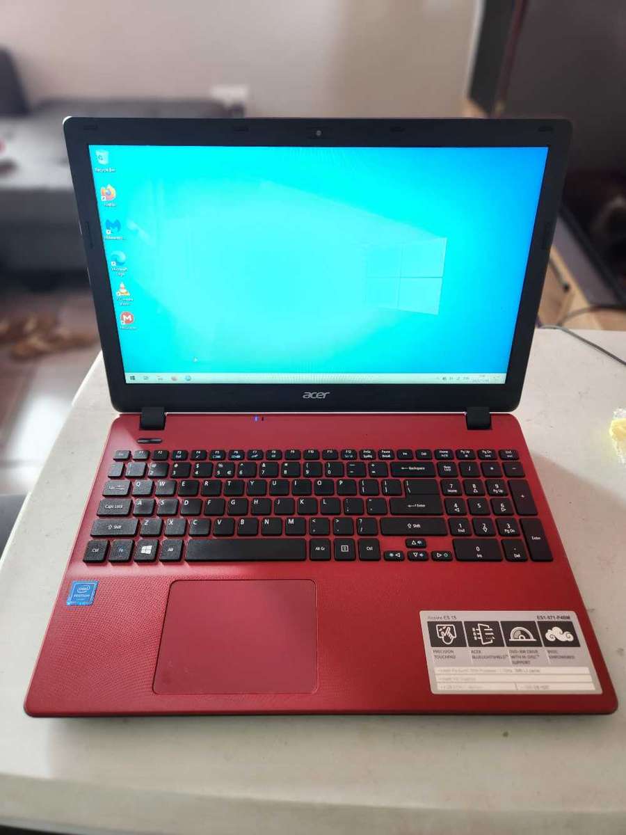 ACER ASPIRE ES1 - 571 RED EDITION LAPTOP - EXCELLENT CONDITION!!!