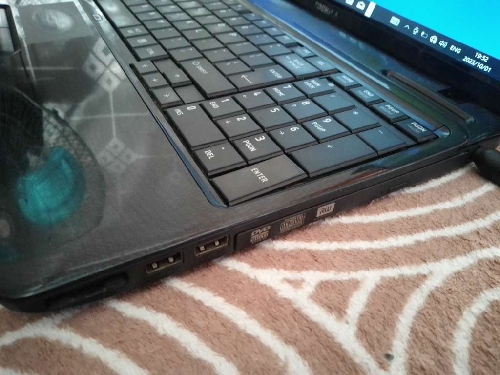 CORE i5 CPU/2 Gig Ram/500 Gig HDD --- TOSHIBA L650 LAPTOP