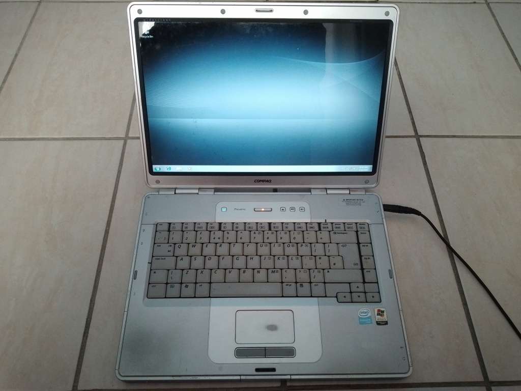 HP COMPAQ PRECARIO C300