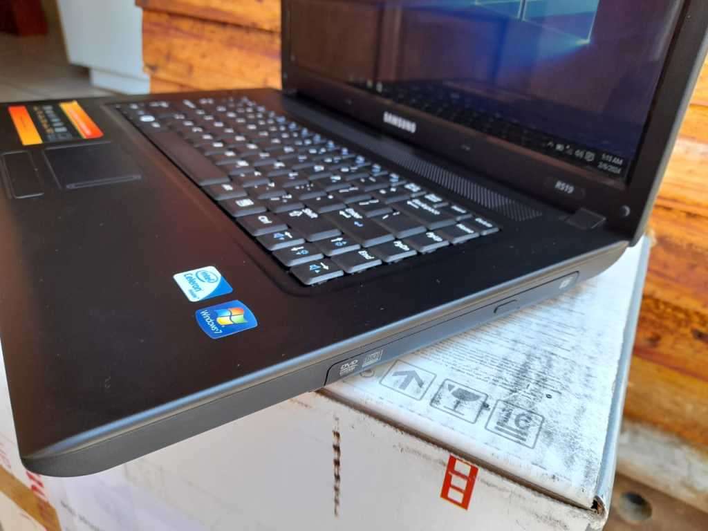 MINT! Samsung R519 Laptop With Good Battery.