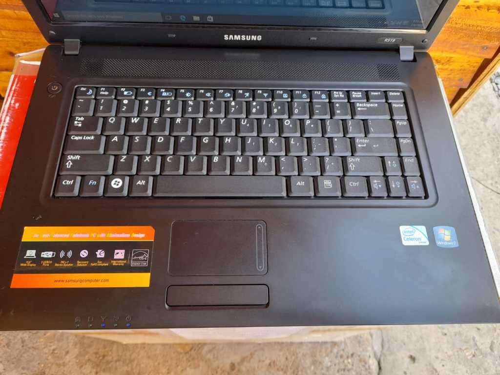 MINT! Samsung R519 Laptop With Good Battery.