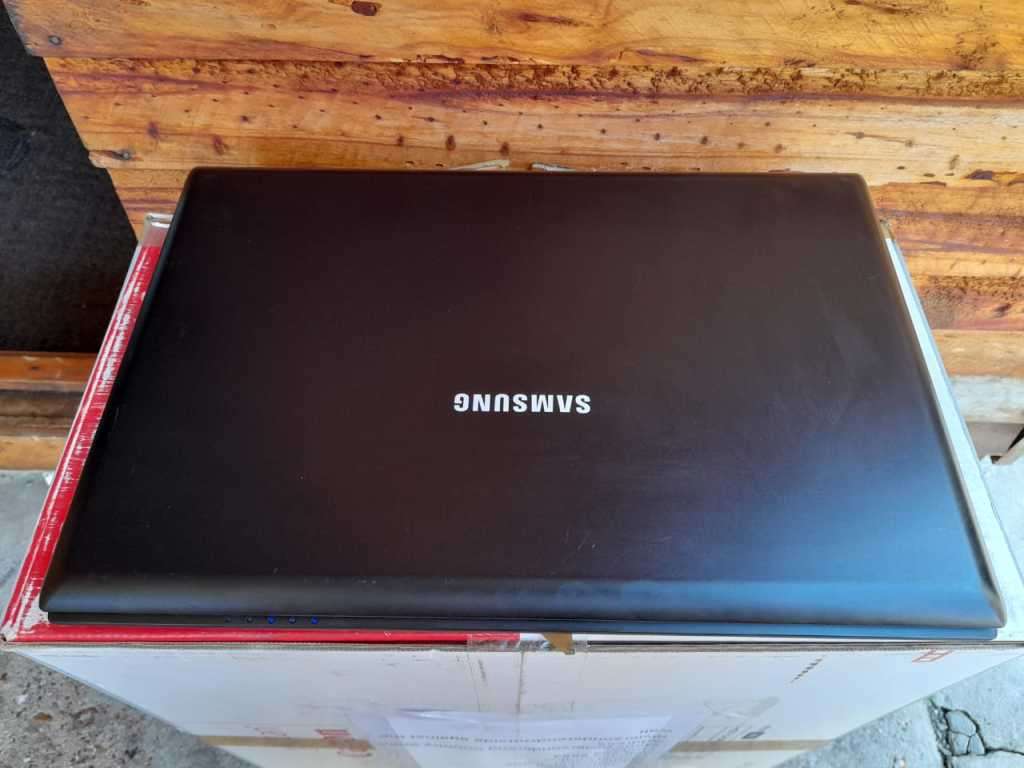 MINT! Samsung R519 Laptop With Good Battery.