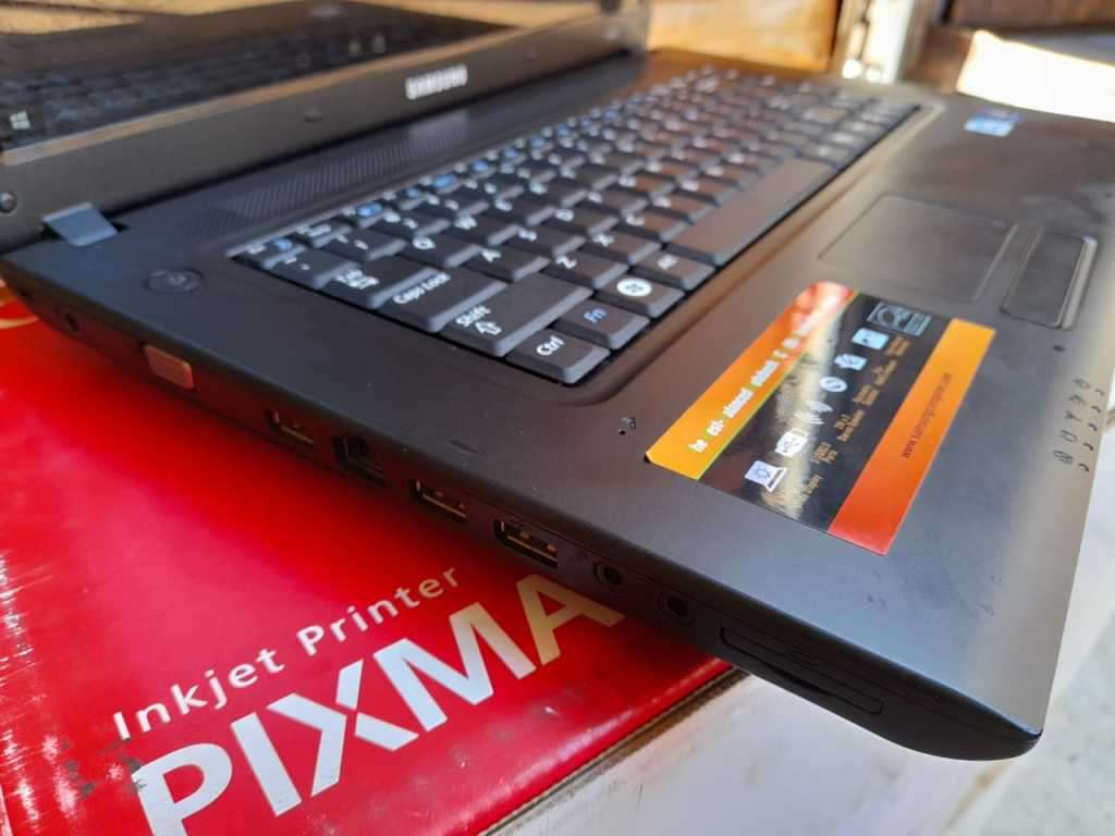 MINT! Samsung R519 Laptop With Good Battery.