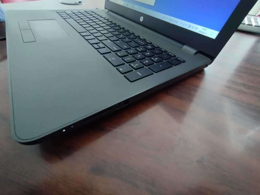 HP G250 G6 - 120 GIG SSD,4 GIG RAM, CORE i3 6006U CPU, INTEL 520 HD GFX -- BRAND NEW BATTERY