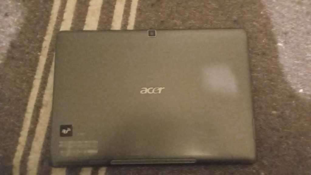 *LATE ENTRY* ACER ICONIA TAB/LAPTOP**PLEASE READ ADD**
