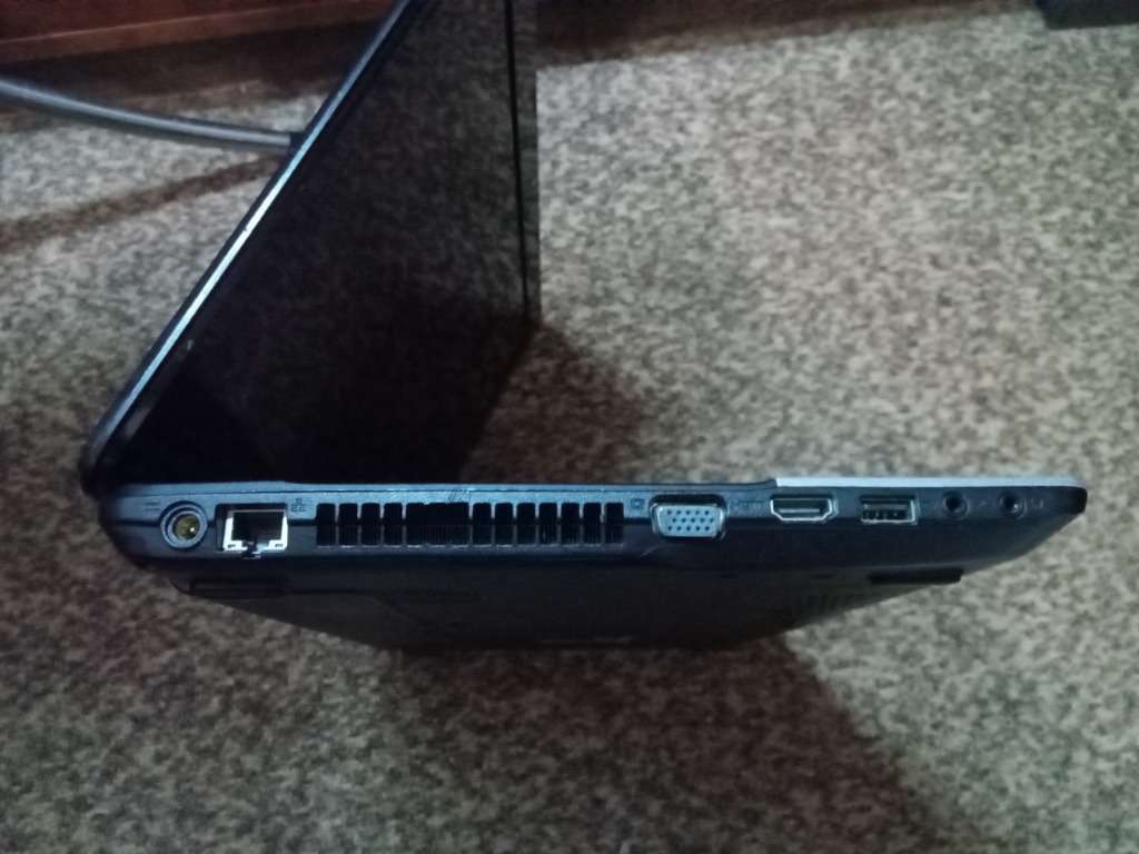 Acer E1-571 Core i3_4 Gig Ram_500 Gig Hdd_Intel HD GFX Laptop