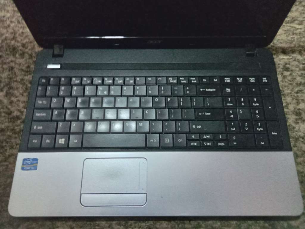 Acer E1-571 Core i3_4 Gig Ram_500 Gig Hdd_Intel HD GFX Laptop