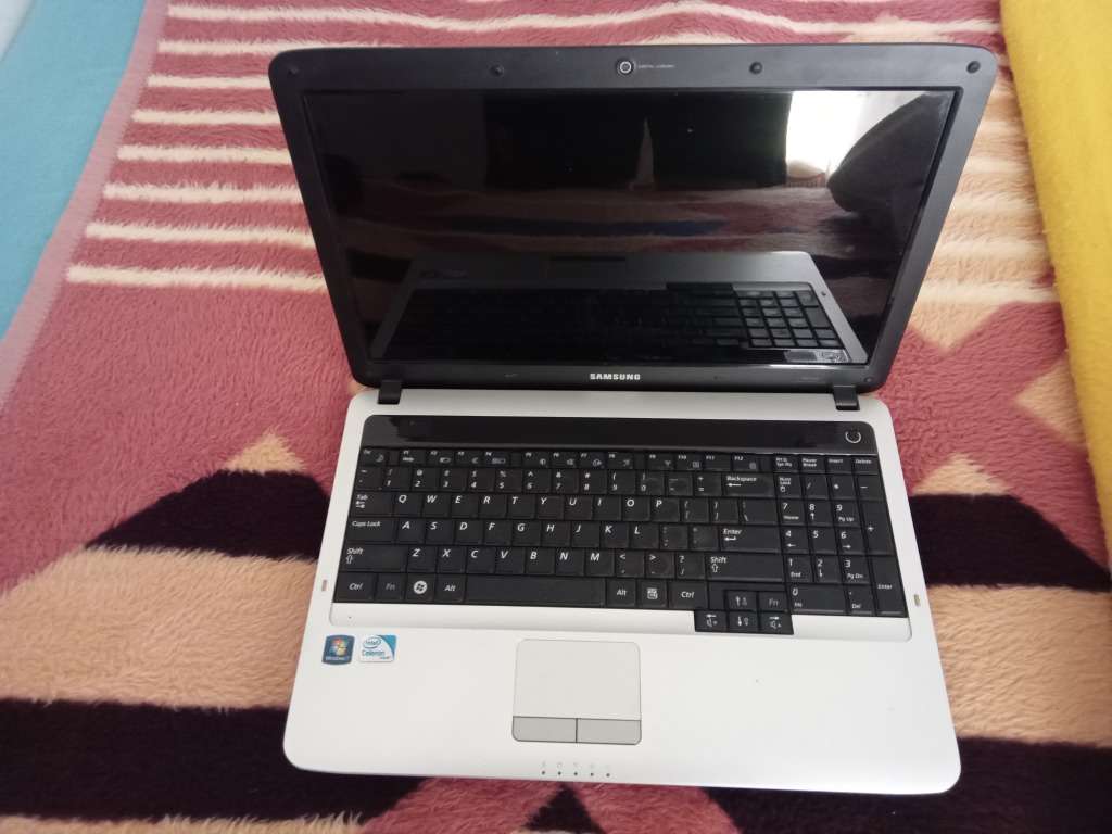 Mint Condition! Samsung RV510 Laptop