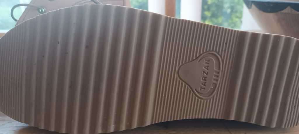 Genuine & NEW** Tarzan Hand Crafted Leather Shoes Size 10