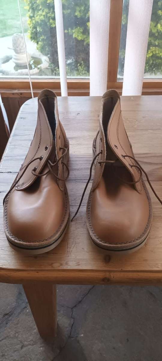 Genuine & NEW** Tarzan Hand Crafted Leather Shoes Size 10