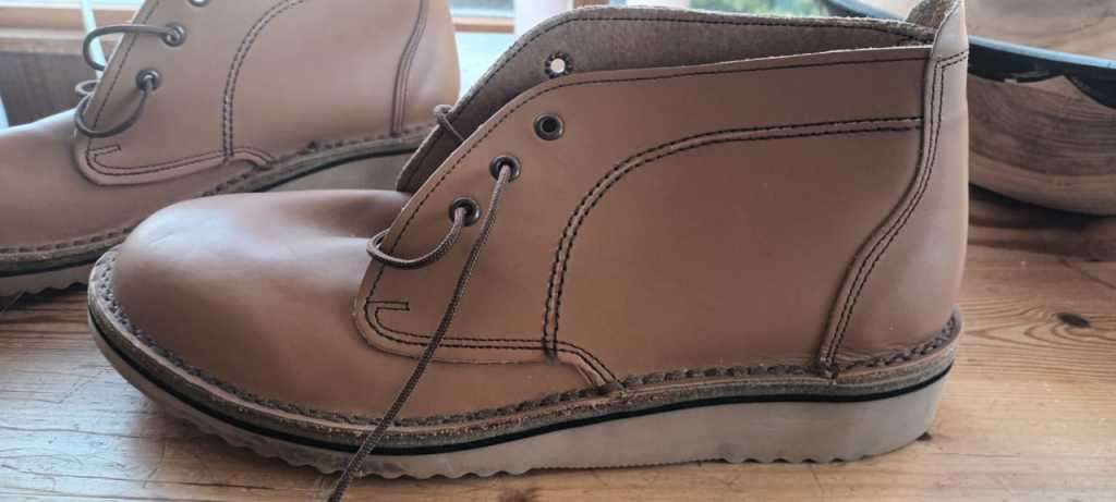 Genuine & NEW** Tarzan Hand Crafted Leather Shoes Size 10