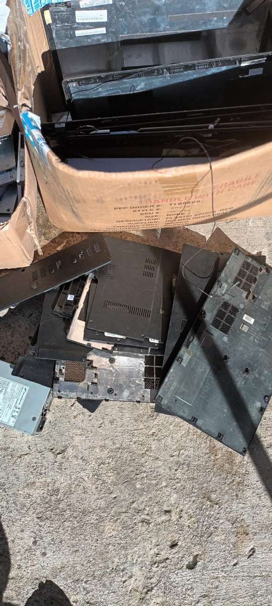 Bult Lot Of Laptop Spares/Scraps and More