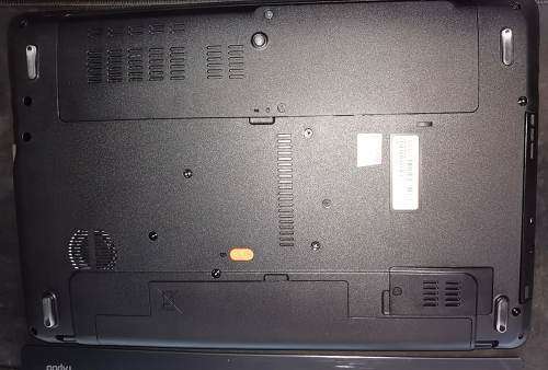 Acer Aspire E1-571 Core i3-2328M 4GB 500GB 15.6 Inch Laptop Windows 10 Pro preinstalled