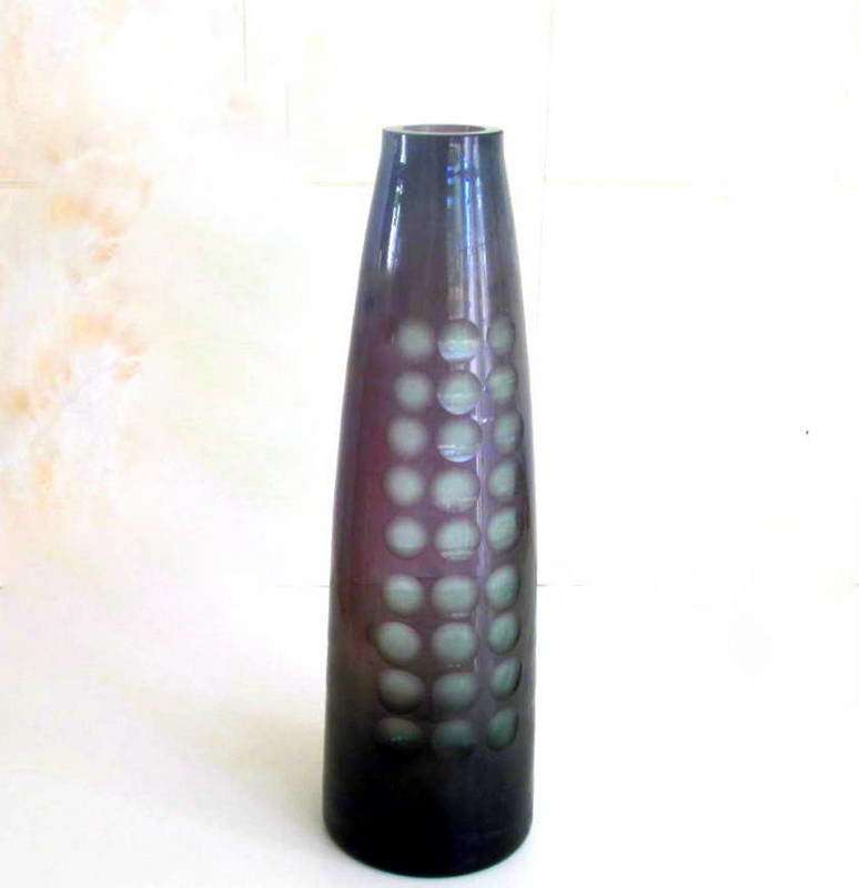A TALL JOZEFINO HAND BLOWN STUDIO VASE---SIGNED