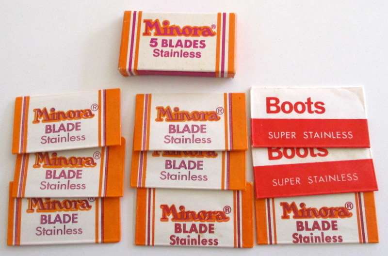 MEN'S COLLECTABLES--POCKET KNIFE,RAZOR,BLADES, LIGHTER / CLOCK AND BOXED CUFFLINKS-READ