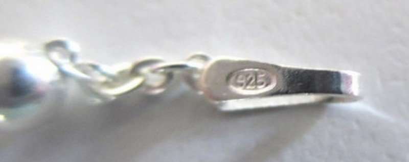 A SOLID SILVER CHAIN WITH GRADUATED BALLS--45cm