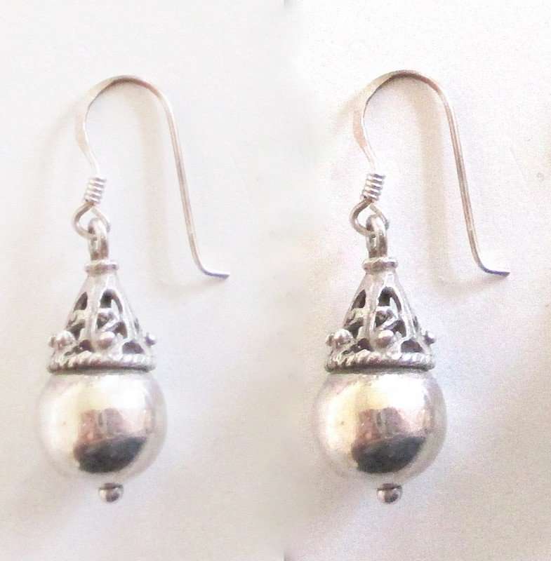 VINTAGE STERLING ,925 SILVER EARRINGS WITH FILIGREE DETAIL