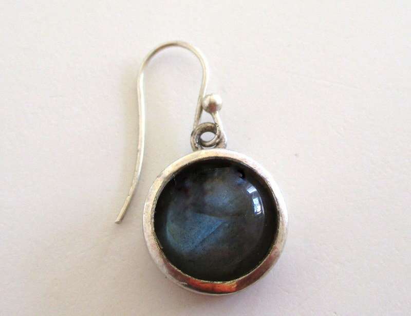 SOLID SILVER VINTAGE JEWELLERY STILL WEARABLE BUT NEEDS ATTENTION