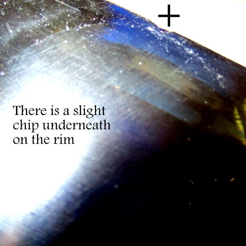 A  BLUE MURANO VASE-----Read