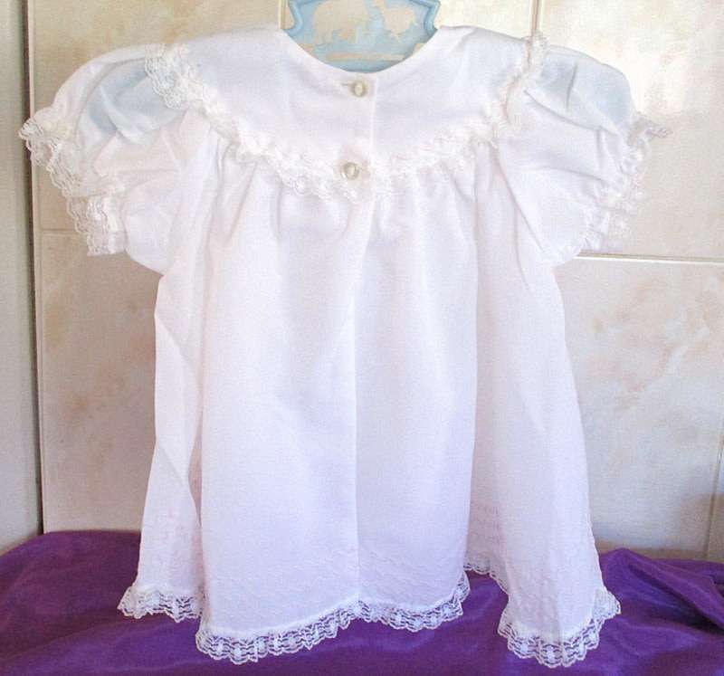 A VINTAGE CHILD'S DRESS