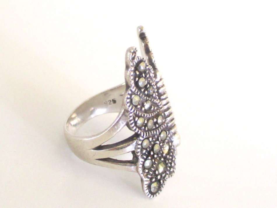 28,5 GRAM SCRAP SILVER JEWELLERY--SOME FINE__NEEDS TLC