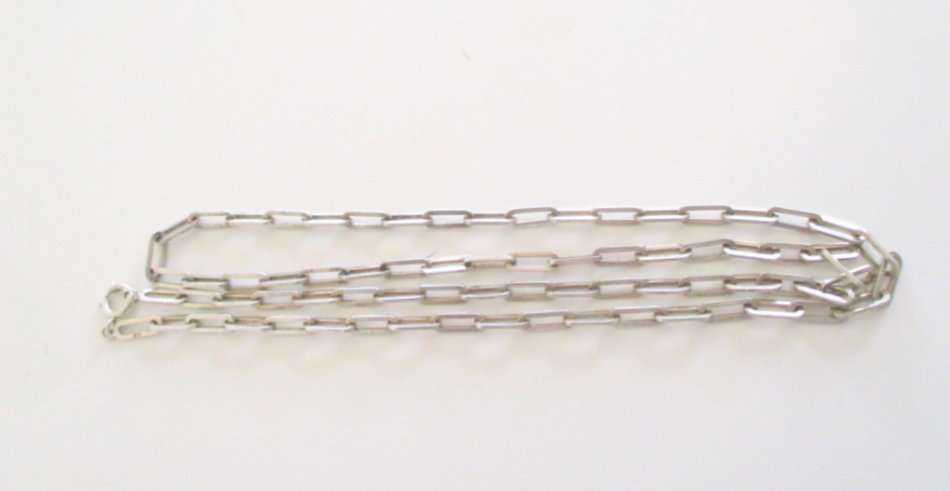A LONG SOLID SILVER CHAIN WITH LARGE LINKS--25,9 gram