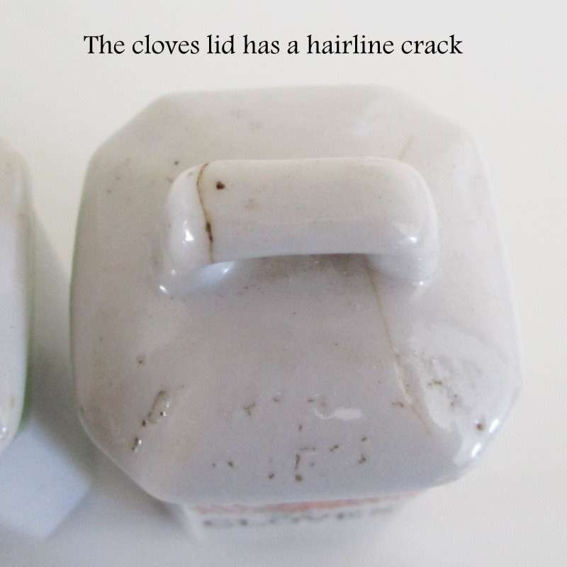 A CHILDS SPICE SET---READ