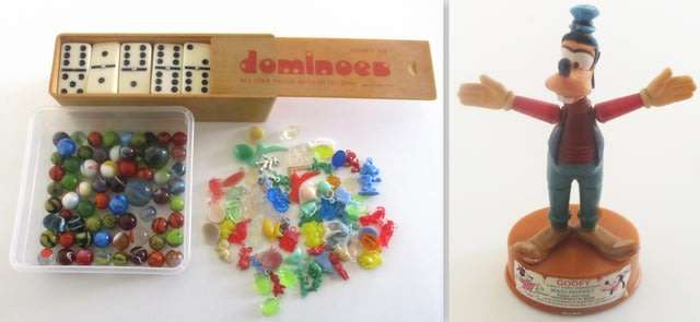 A VINTAGE DOMINO SET,VINTAGE CHARMS,MARBLES AND A VINTAGE GOOFY