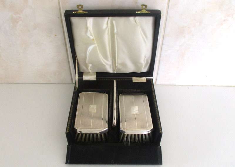 A SET OF BOXED HALLMARKED SILVER MENS BRUSH AND COMB SET--EXCELLENT BUT PLEASE READ