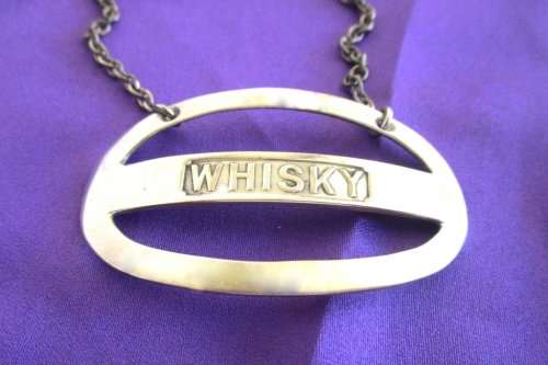 A  HALLMARKED SILVER WHISKEY DECANTER LABEL----15,1 Gram--CHESTER 1913