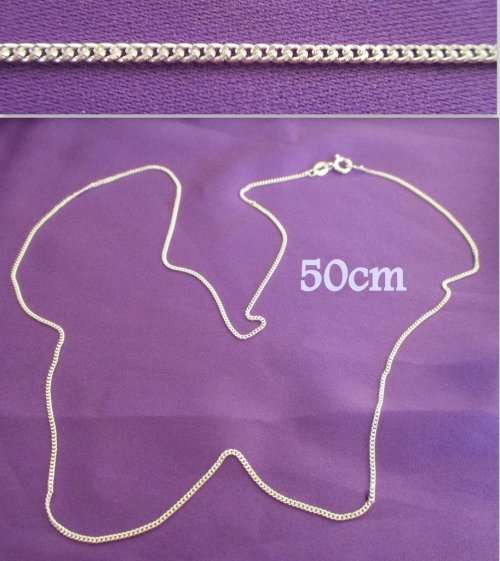 AN ATTRACTIVE STERLING SILVER  NECKLACE--50cm--NEW