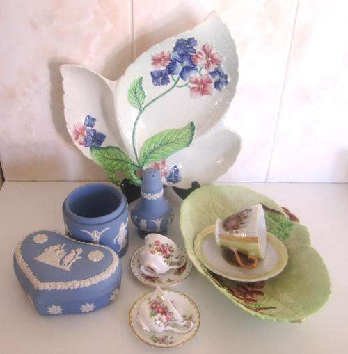 WHAT SHALL WE DO WITH THIS SORT AFTER CHIPPED CHINA???--MAKE A MOSAIC