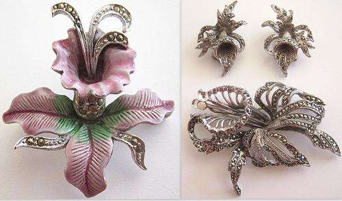 A MARCASITE AND ENAMEL BROOCH AND A SET OF MARCASITE BROOCH AND EARRINGS--READ DESCRIPTION