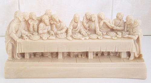 AN ATTRACTIVE WELL MADE ORNAMENT OF THE LAST SUPPER