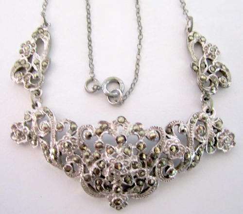 A VINTAGE MARCASITE NECKLACE