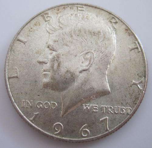 A 1967 AMERICAN SILVER HALF DOLLAR (A 5)