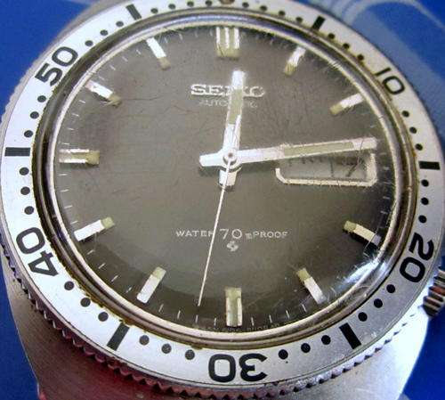 A LATE 1960's SEIKO 6106-8100 AUTOMATIC SPORTS WATCH---Read description.