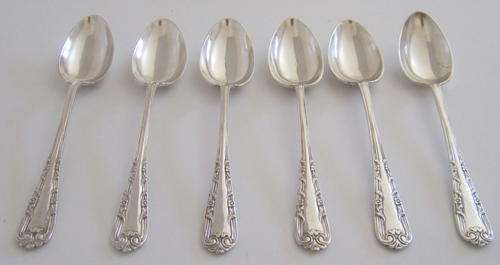 A SET OF SIX HALLMARKED TEASPOONS--Sheffield 1917-1918--Note