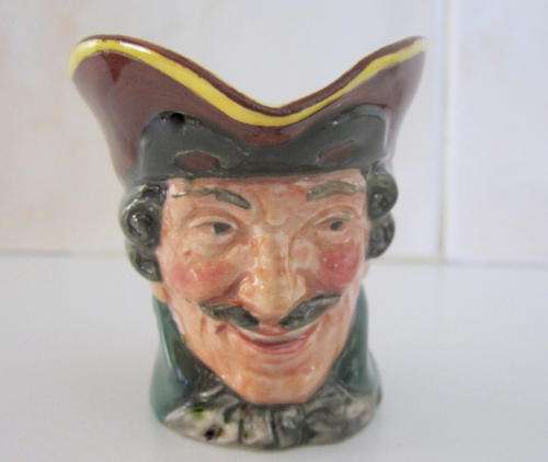 A SMALL ROYAL DOULTON TOBY JUG "DICK TURPIN"--PLEASE NOTE SIZE (B)