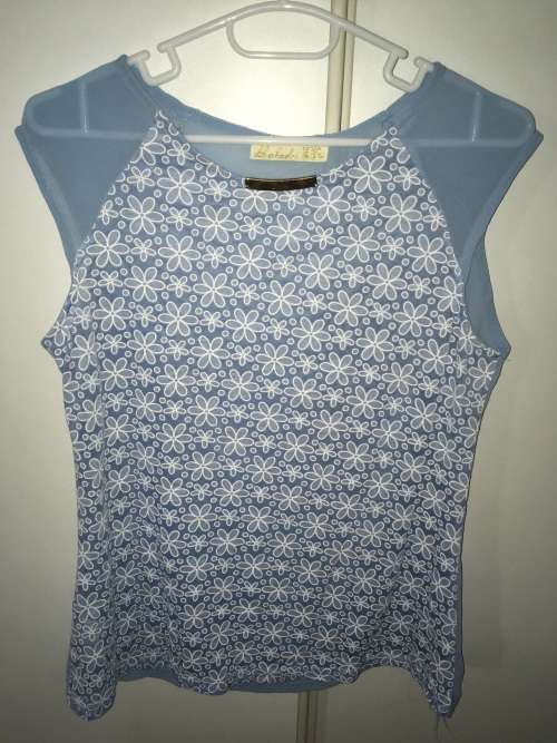 Beautiful blouse fits a size 36