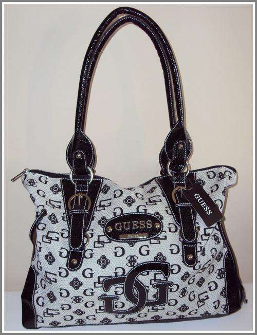 CRAZY R1 AUCTION*** GUESS HANDBAG***