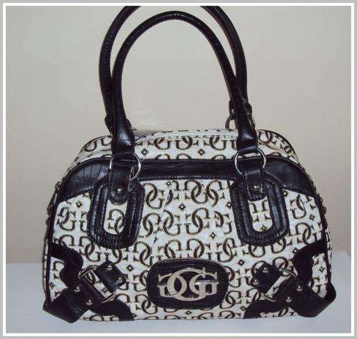 *** CRAZY R1 AUCTION*** GUESS HANDBAG*** LARGE TOTE